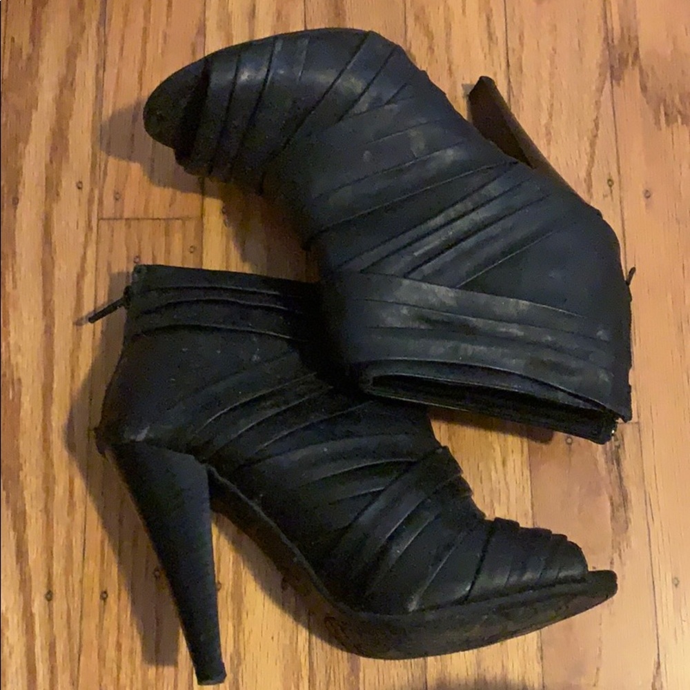 Open Toe heeled Booties